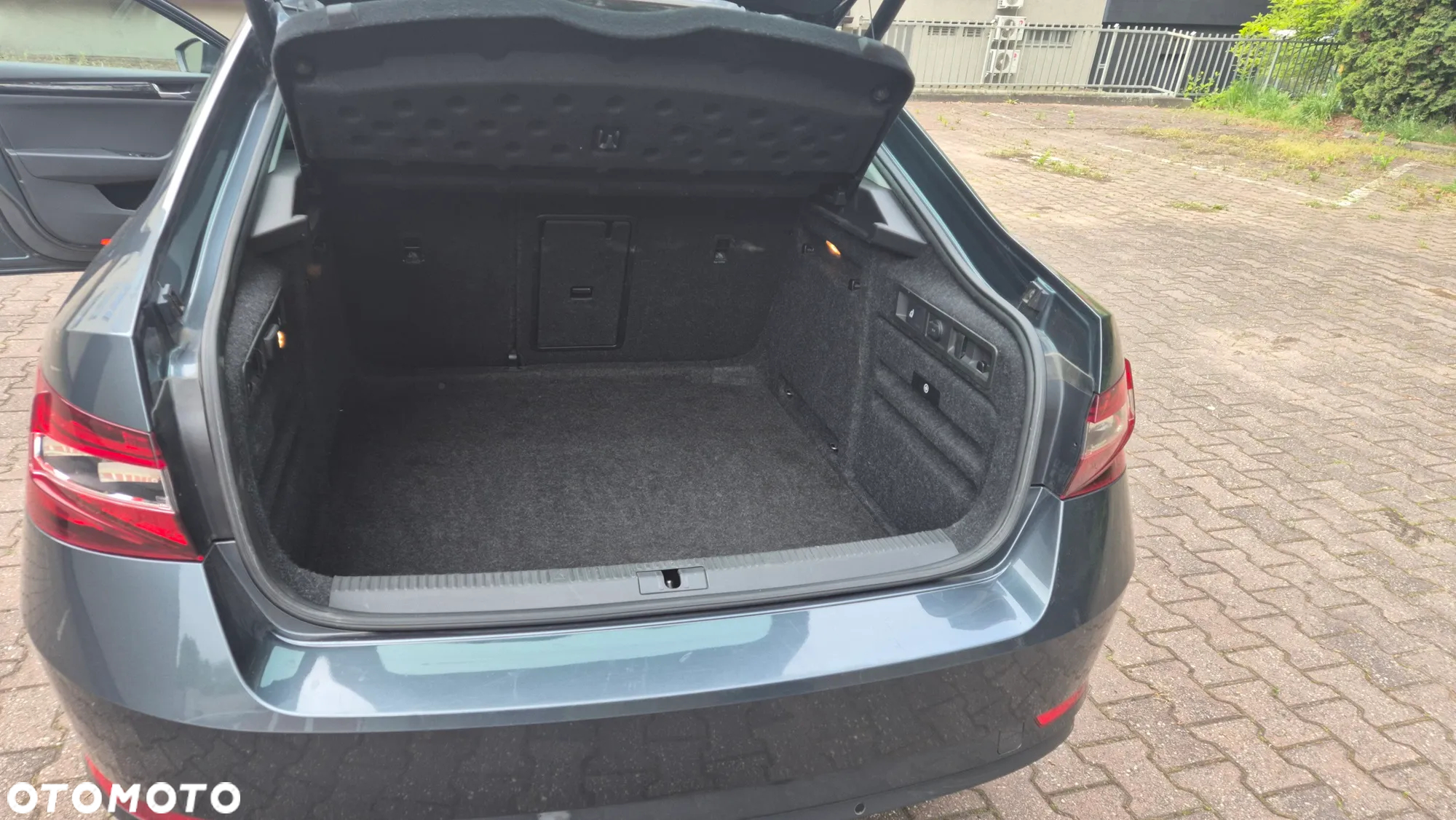 Skoda Superb 2.0 TDI 4x4 L&K DSG - 9