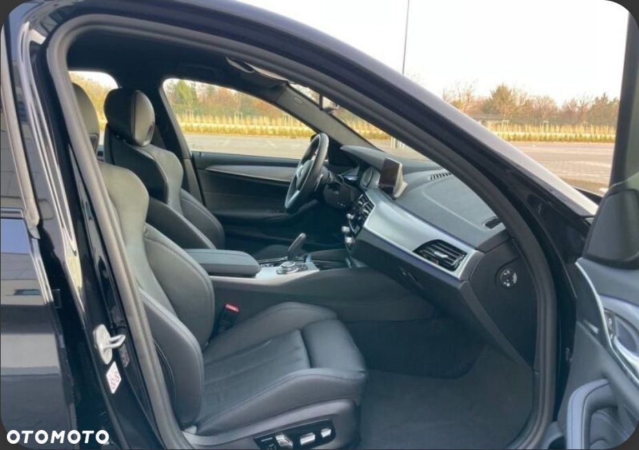 BMW Seria 5 520d xDrive - 12