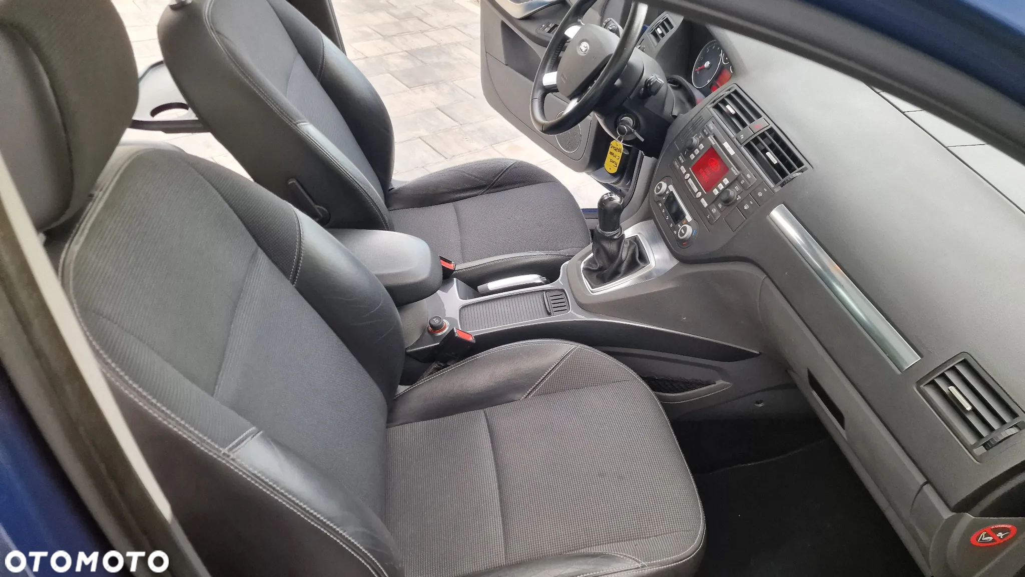 Ford C-MAX 1.8 Titanium - 23