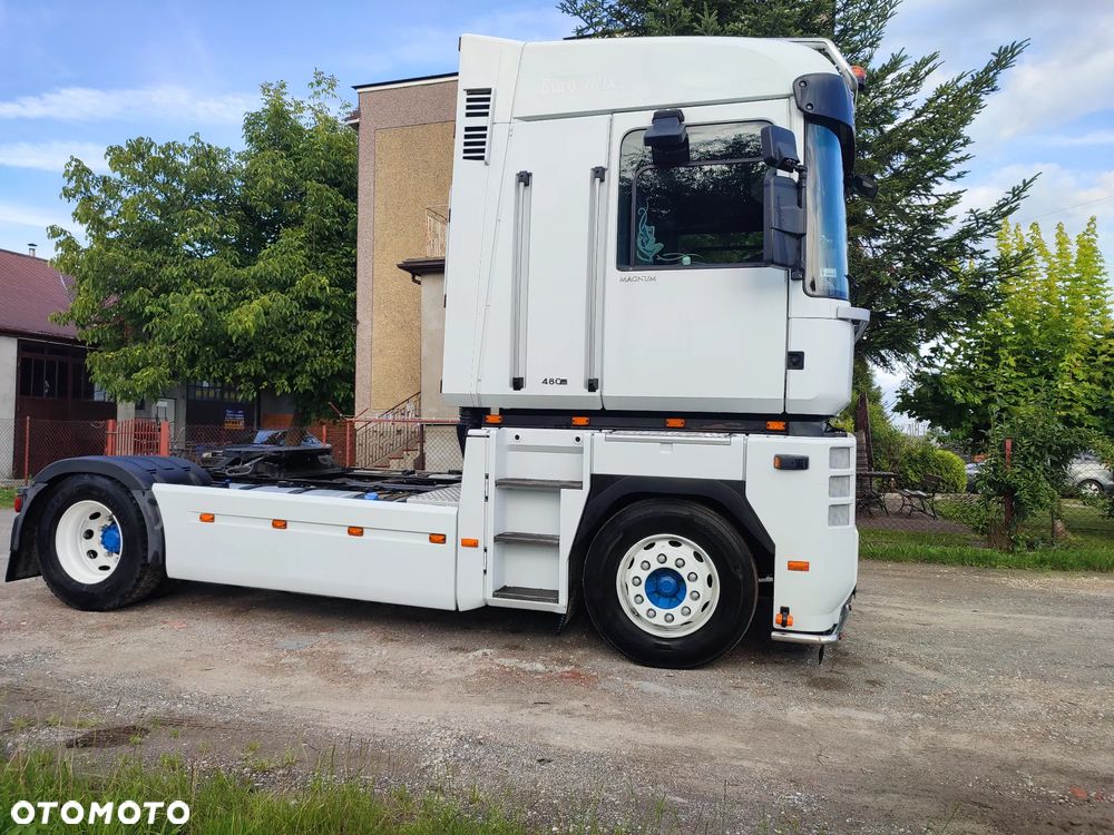 Renault MAGNUM - 6