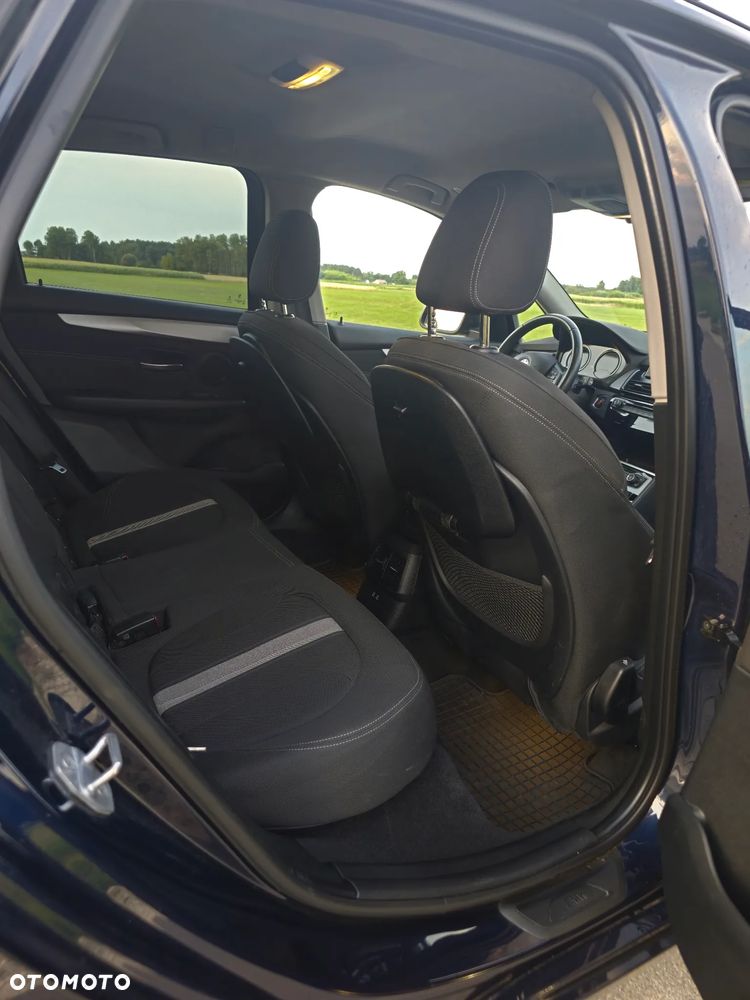 BMW Seria 2 218d - 14