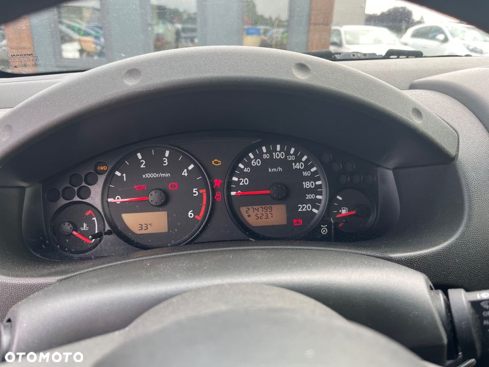 Nissan Navara 2.5 D LE Limited - 11