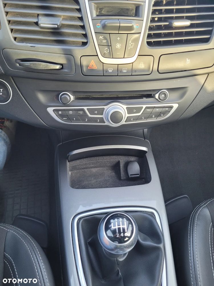 Renault Laguna dCi 110 FAP Paris Business - 16