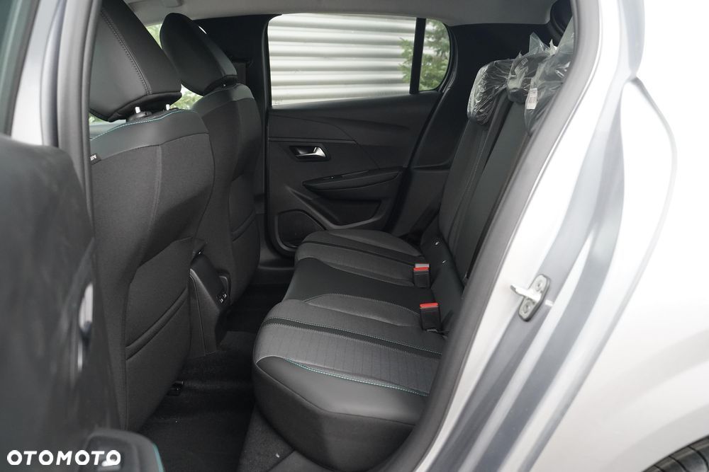 Peugeot 208 1.2 mHEV Allure - 11