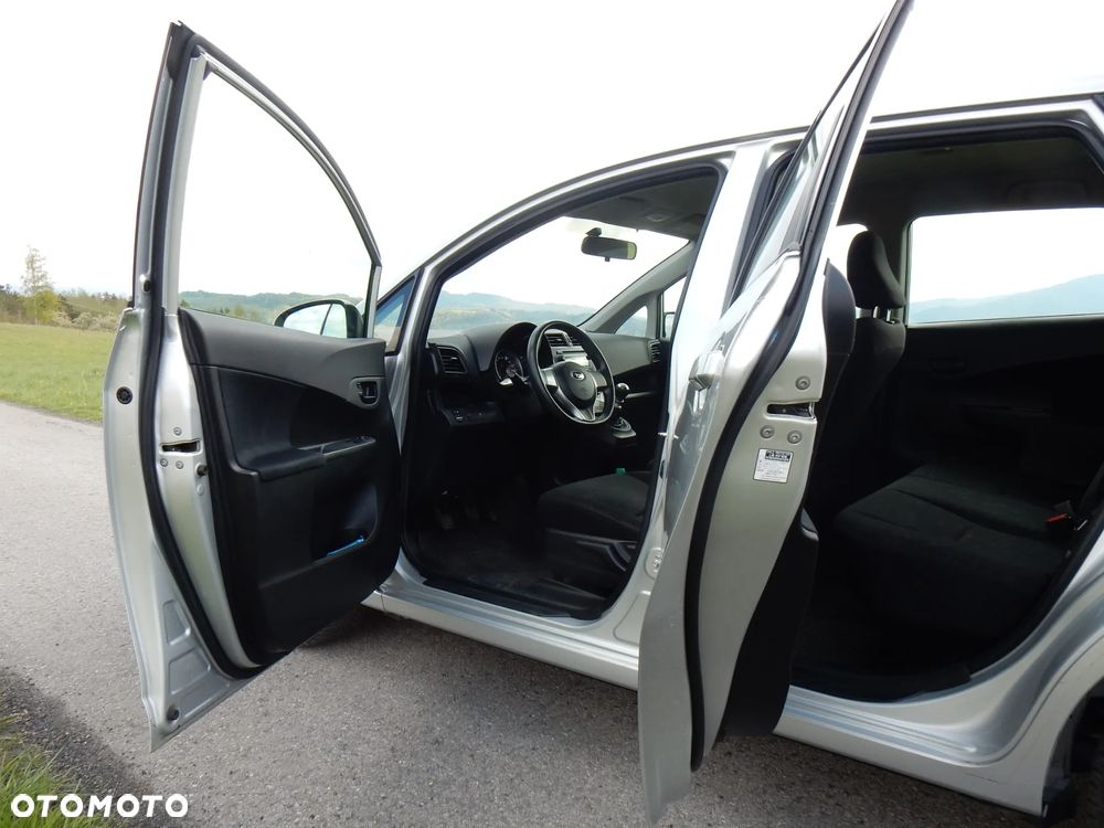 Subaru Trezia - 27