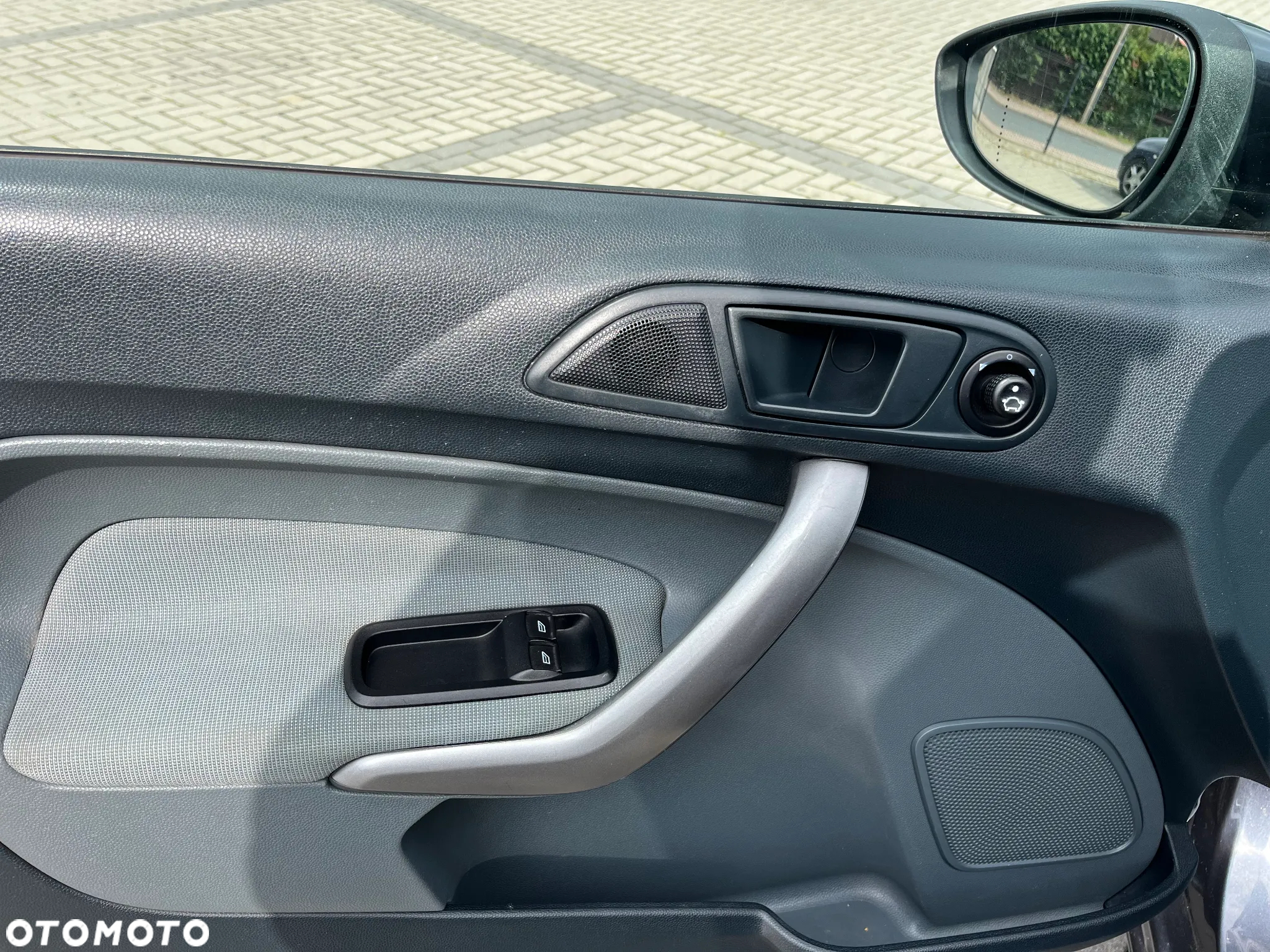 Ford Fiesta 1.6 TDCI SYNC Edition - 14