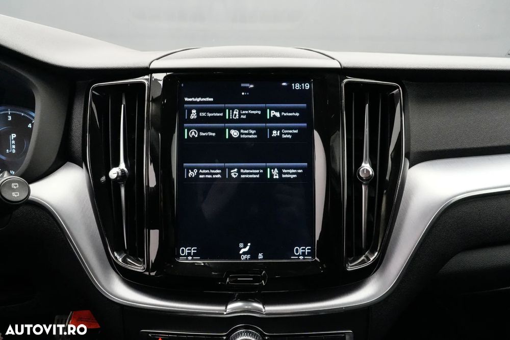 Volvo XC 60 D4 Momentum Pro - 21