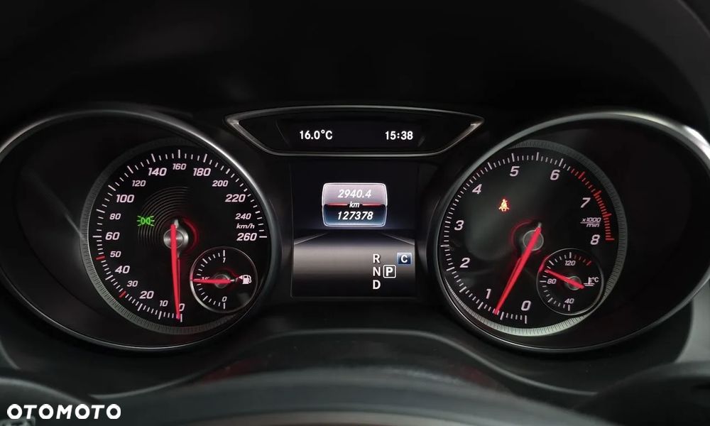 Mercedes-Benz GLA - 12