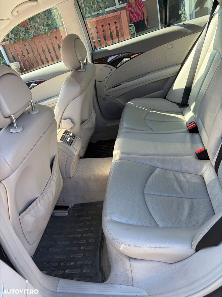 Mercedes-Benz E 320 4-Matic Aut Classic - 13