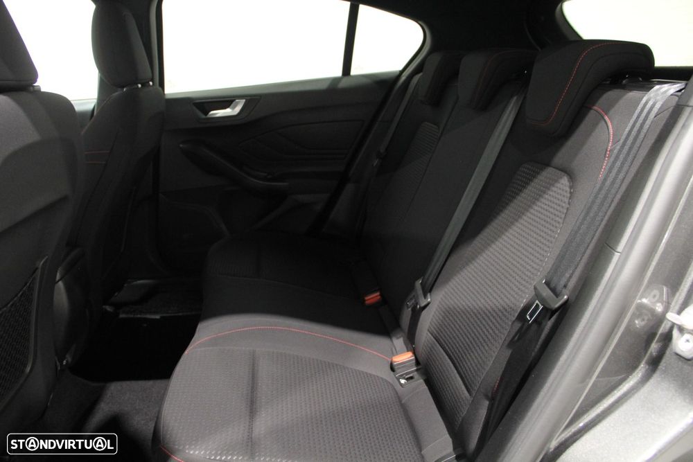 Ford Focus 1.0 EcoBoost ST-Line - 25