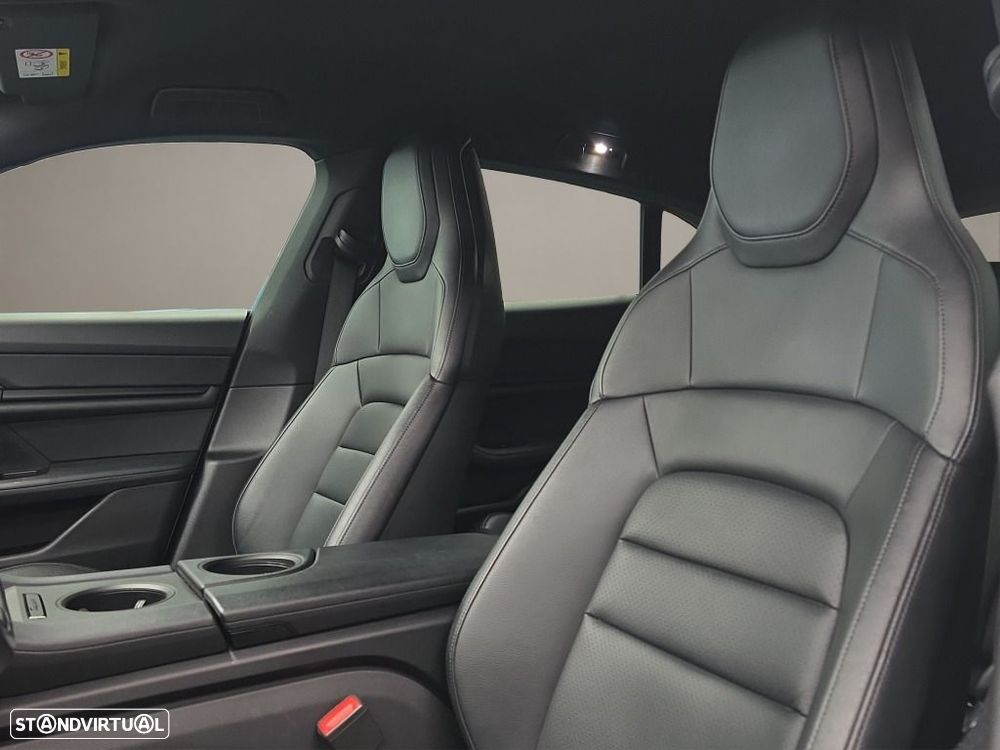 Porsche Taycan Cross Turismo - 9