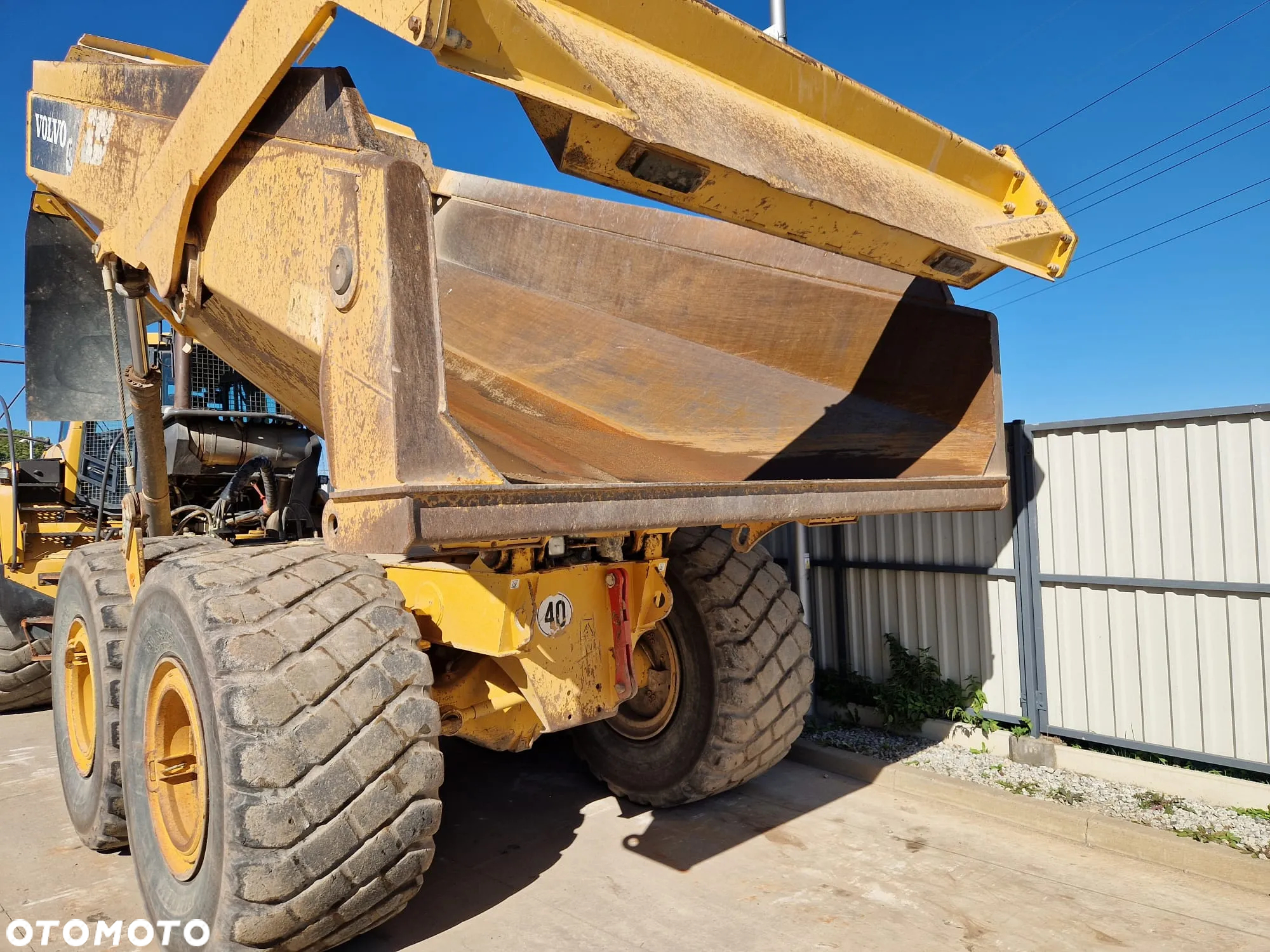 Volvo A30F * szerokie opony * burta tył * - 17