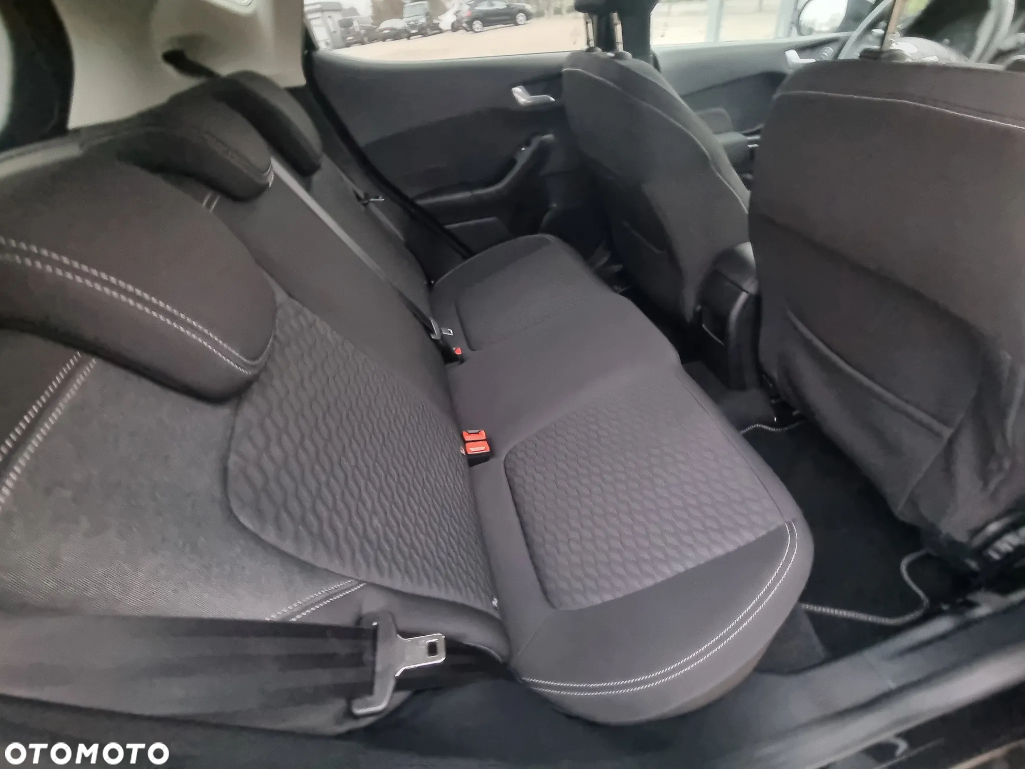Ford Fiesta 1.0 EcoBoost Hybrid S&S TITANIUM - 9