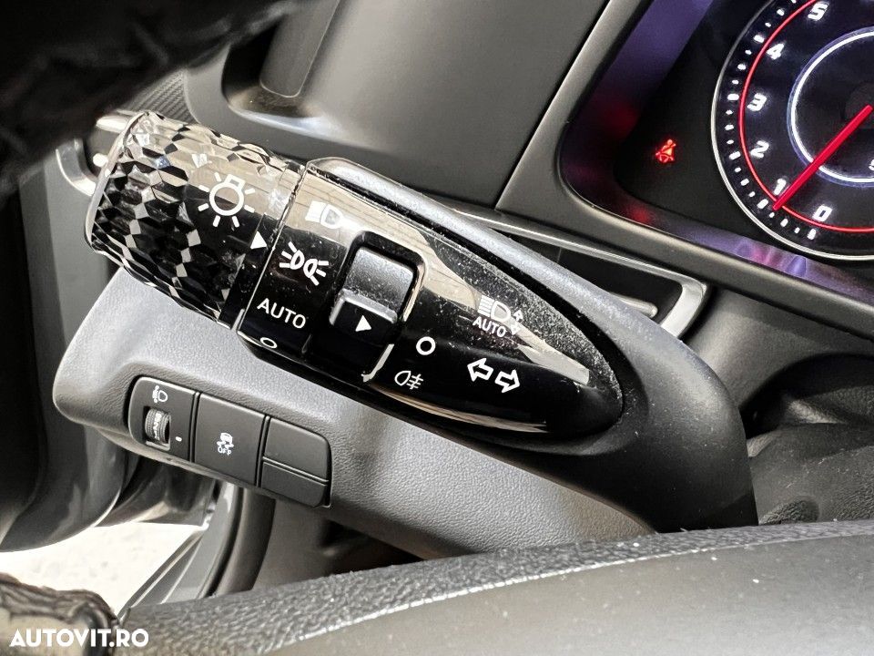 Hyundai Elantra 1.6 l 123 CP 6MT Classic - 14