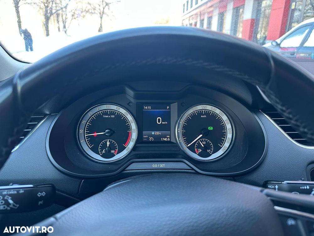 Skoda Octavia 2.0 TDI DSG Ambition - 24