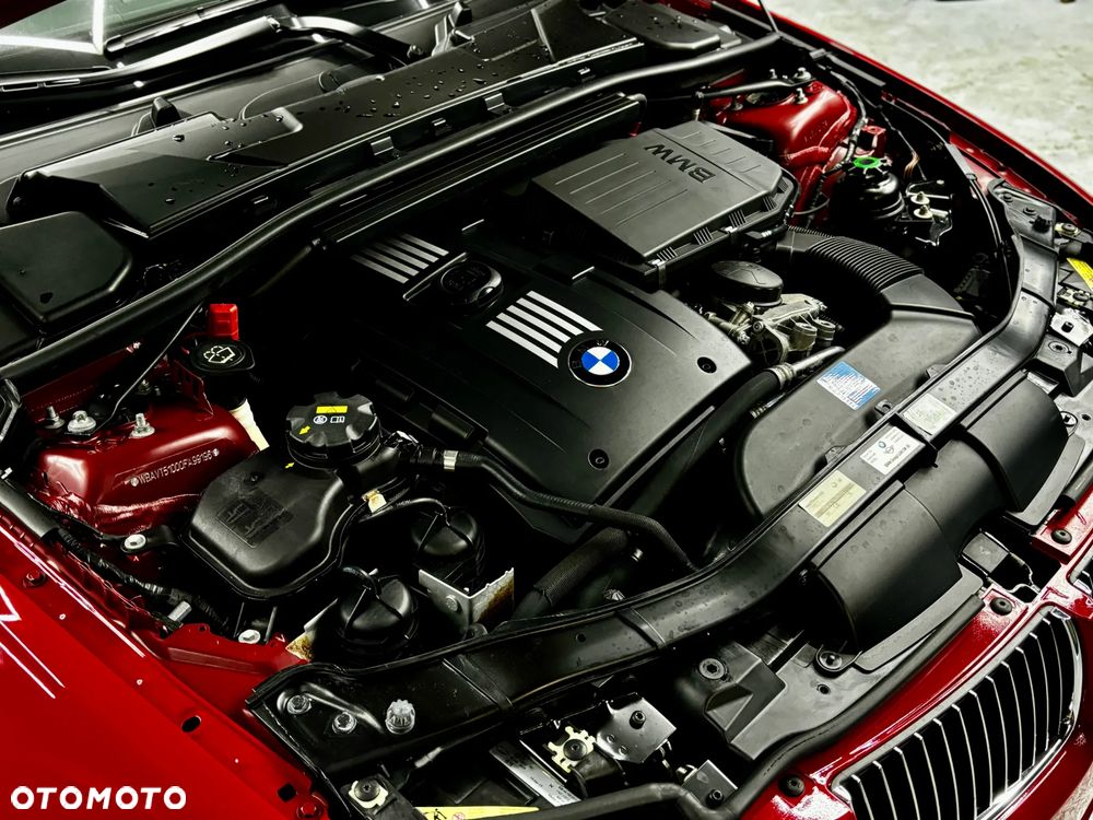 BMW Seria 3 335xi - 35