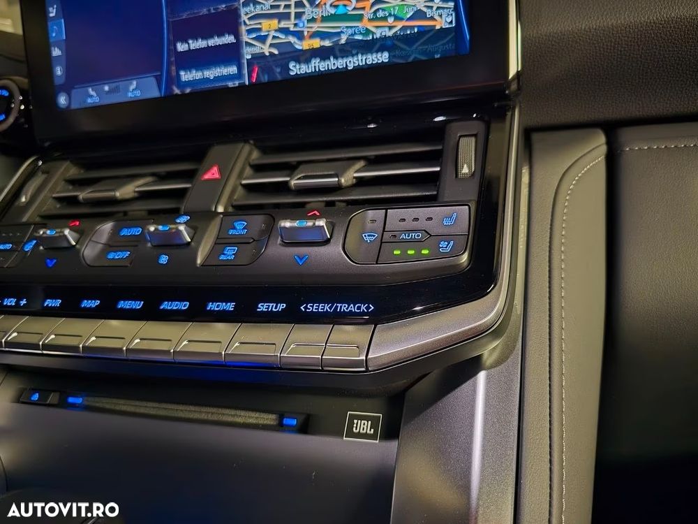 Toyota Land Cruiser 300 - 20