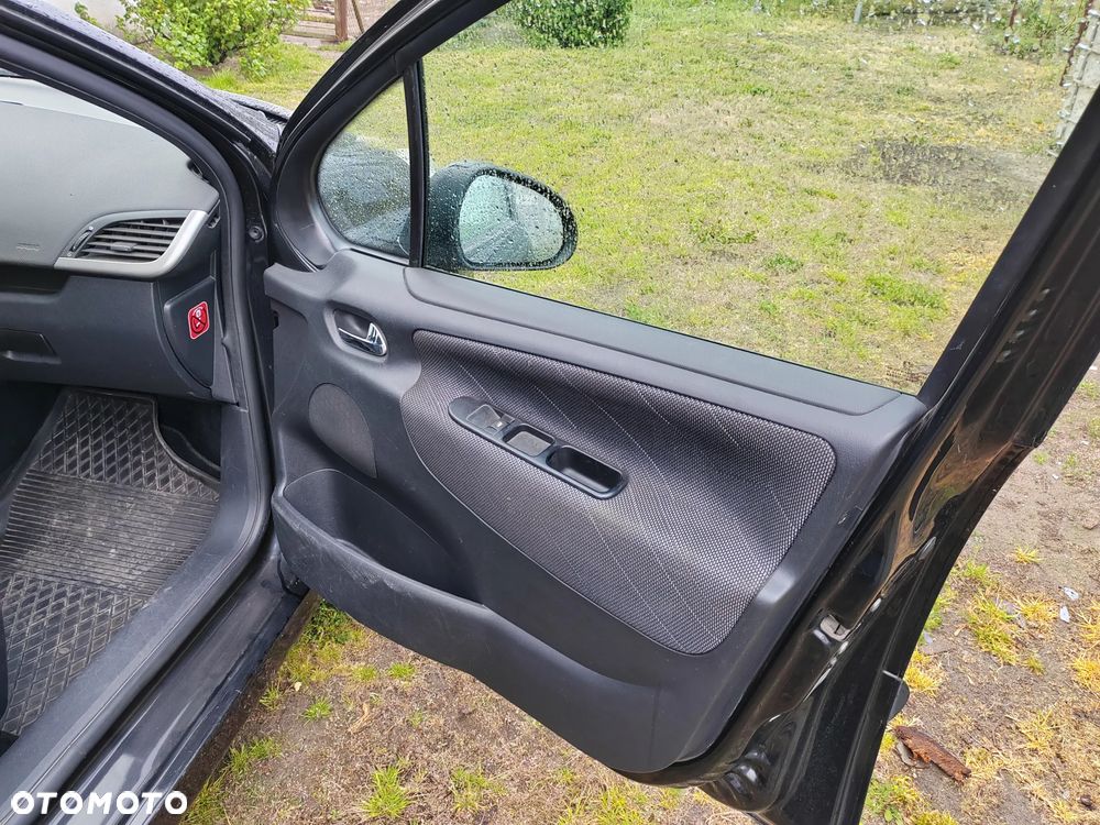 Peugeot 207 90 HDi FAP (Blue Lion) Filou - 10
