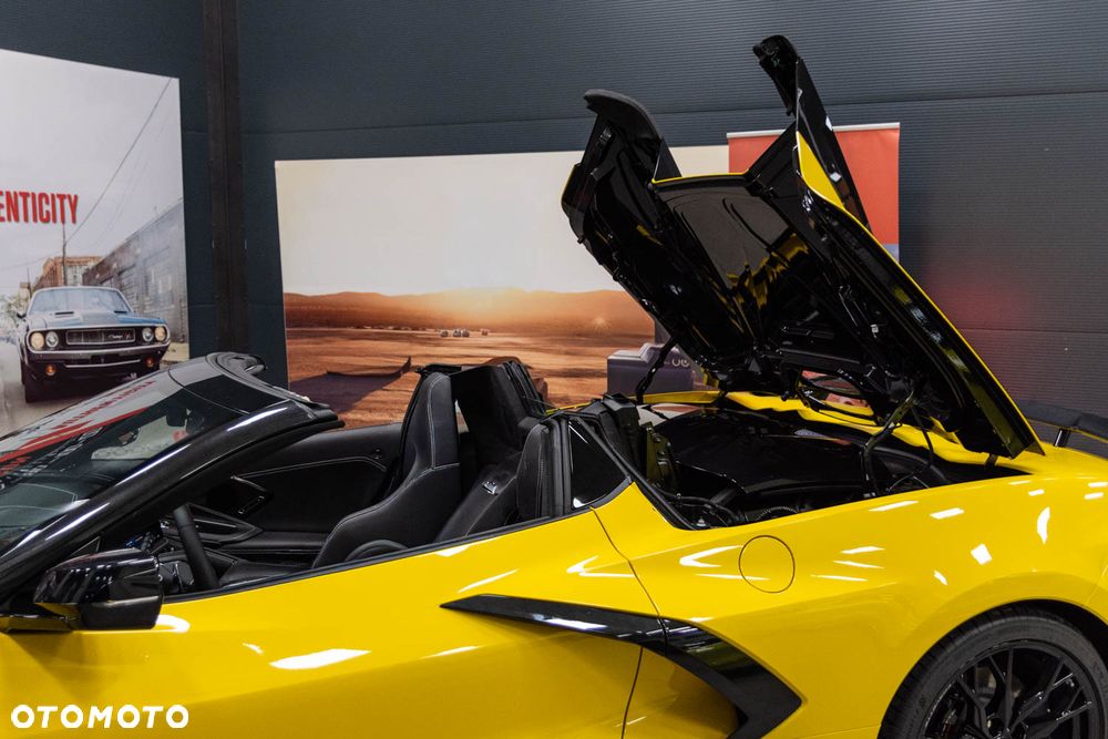 Chevrolet Corvette - 15