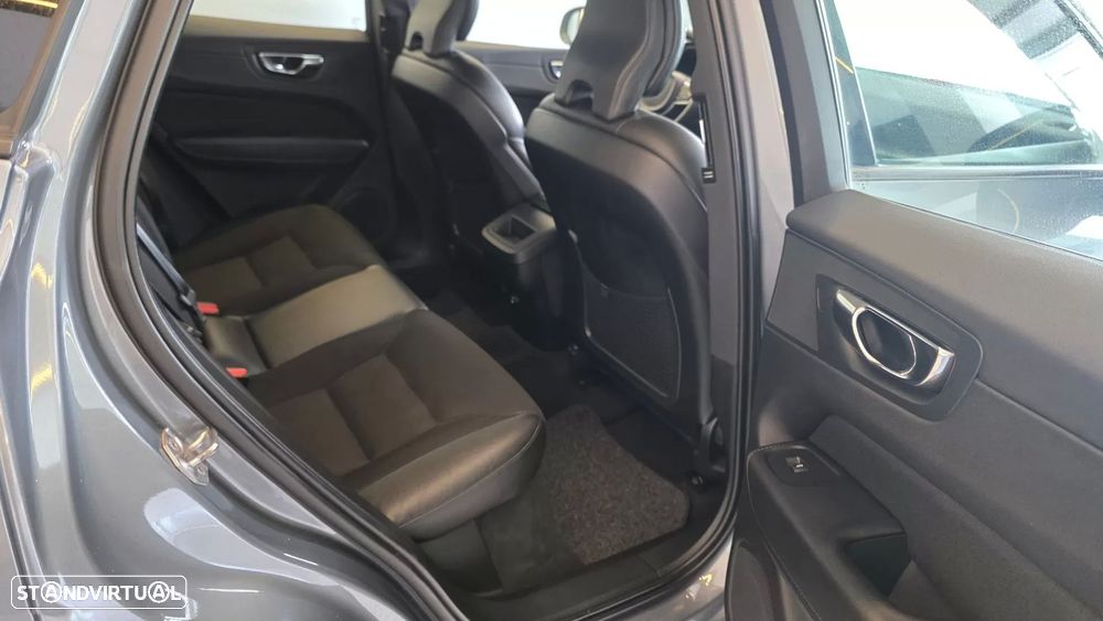 Volvo XC 60 2.0 D4 Momentum Plus Geartronic - 47