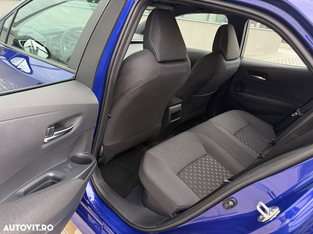 Toyota Corolla 1.8 Hybrid Business Edition - 27