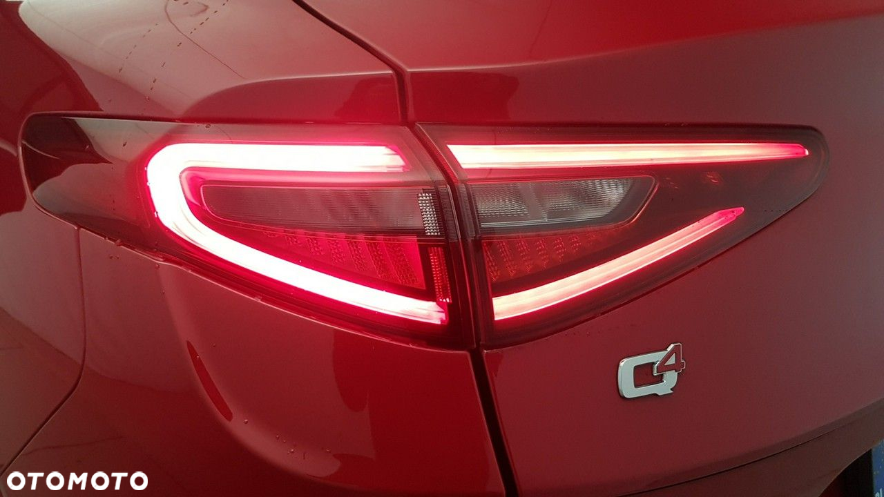 Alfa Romeo Stelvio - 16