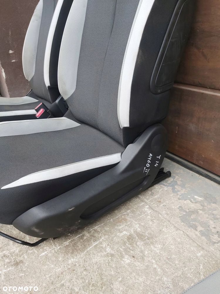 Toyota AYGO II fotel fotele kanapa lewy prawy tył - 6