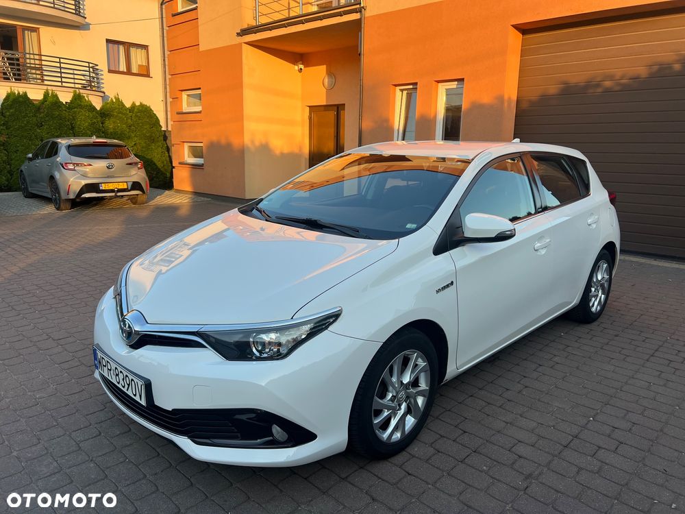 Toyota Auris 1.8 HSD Sol - 2