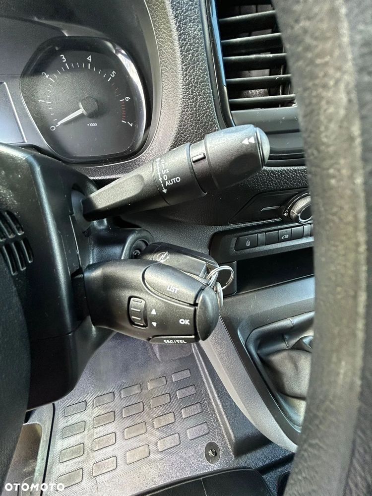Opel Vivaro - 17