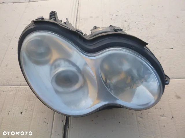 LAMPA PRAWY PRZÓD PRAWA PRZEDNIA MERCEDES C KLASA W203 LIFT XENON - 1