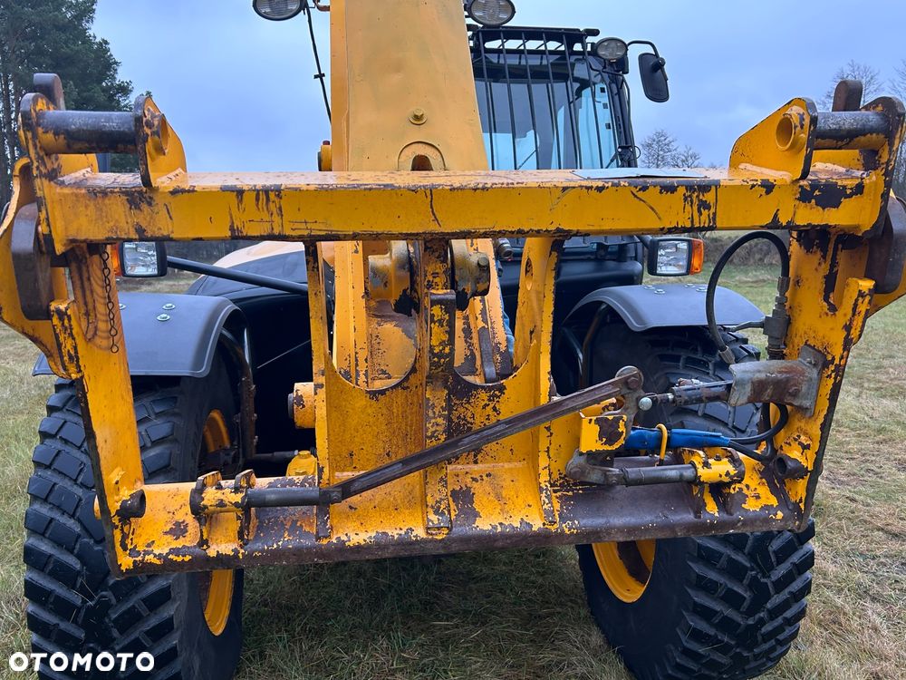 JCB - 8