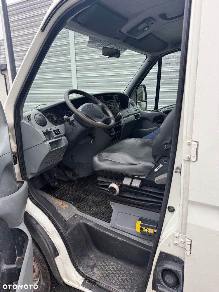 Iveco Daily 35C12 - 12