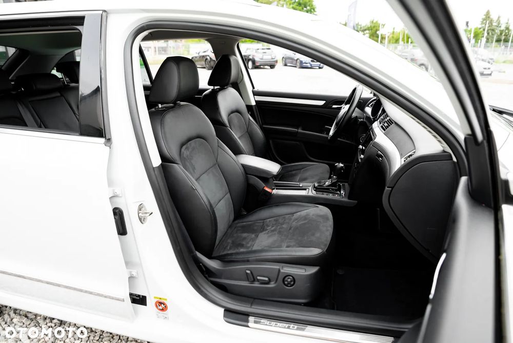 Skoda Superb 2.0 TSI DSG Elegance - 27