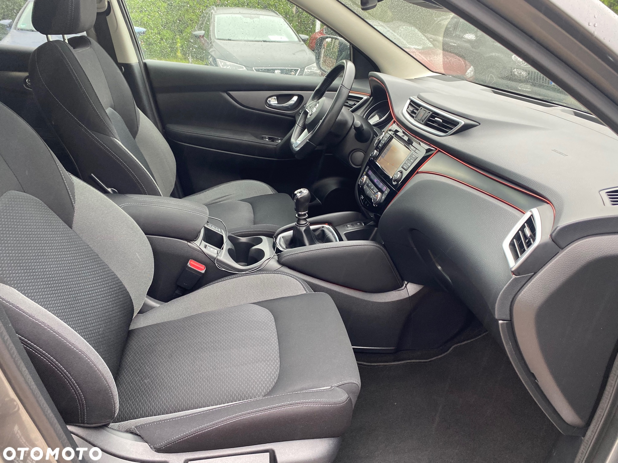 Nissan Qashqai 1.6 DIG-T N-Connecta - 28
