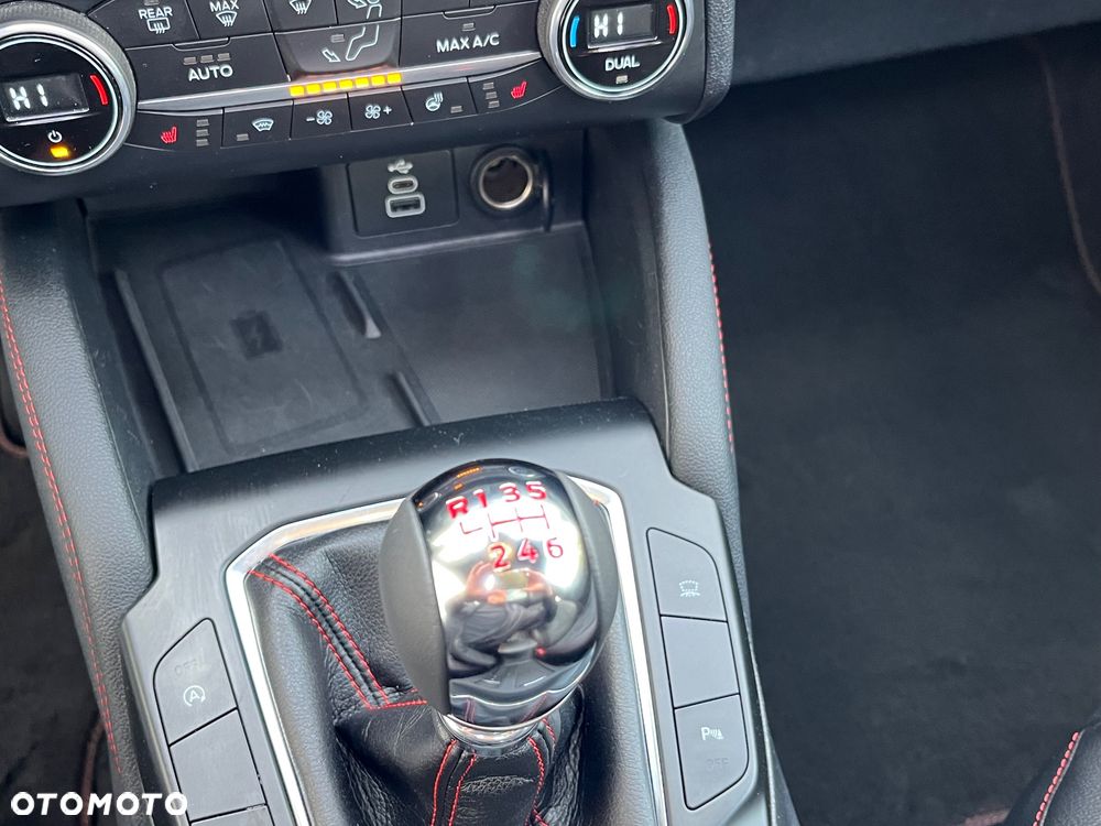 Ford Kuga 2.0 EcoBlue Hybrid ST-LINE X - 29