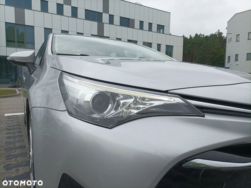 Toyota Avensis - 12