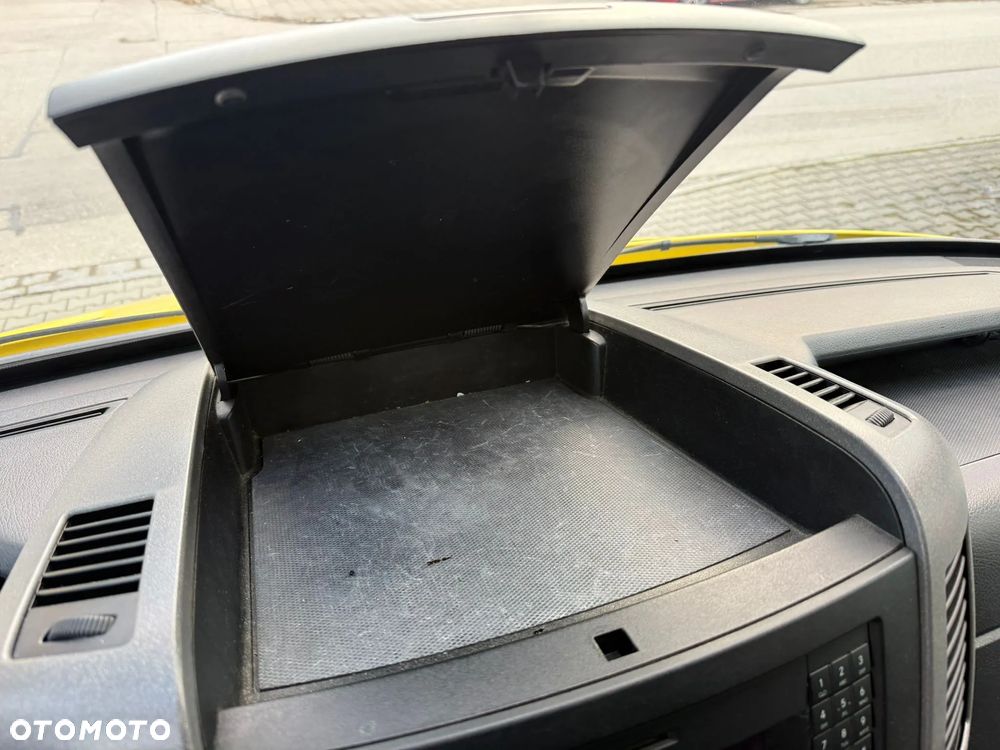 Mercedes-Benz Sprinter - 28