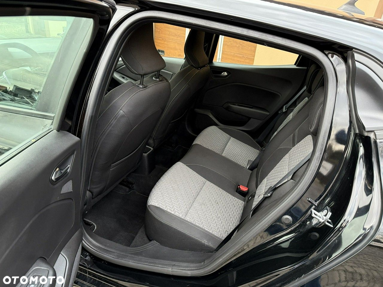 Renault Clio - 25