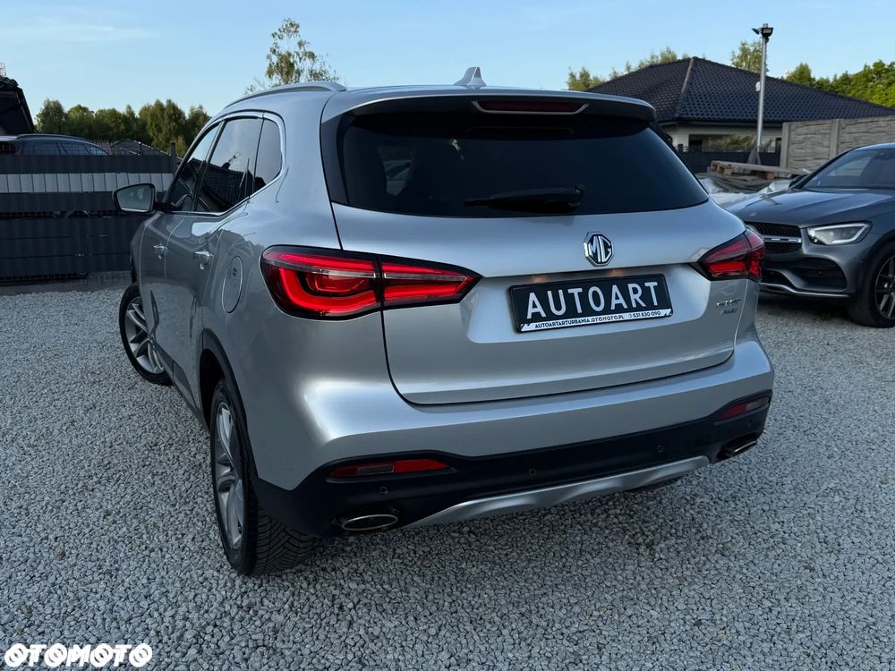MG EHS PHEV Luxury - 11