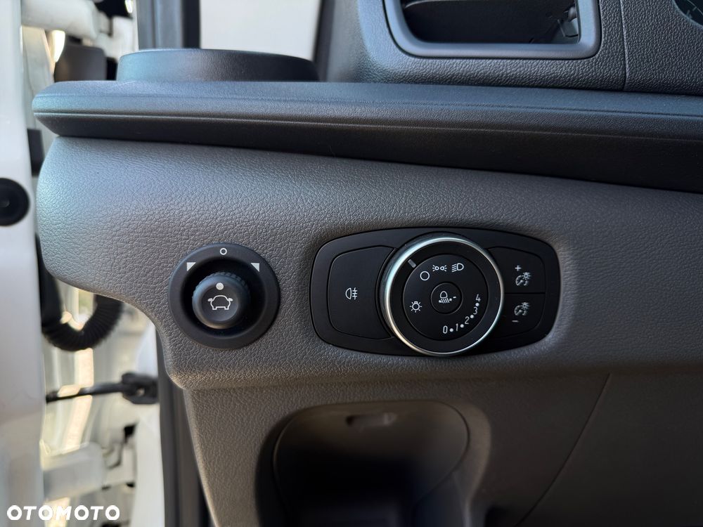 Ford Transit - 21