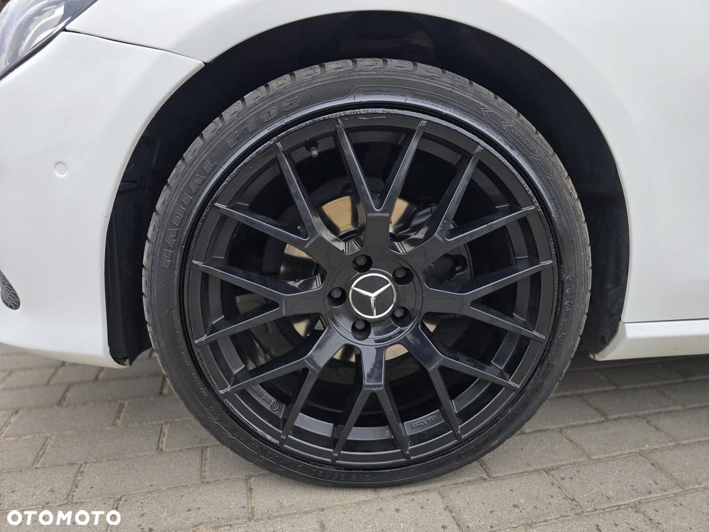Mercedes-Benz Klasa E 200 d 9G-TRONIC - 13