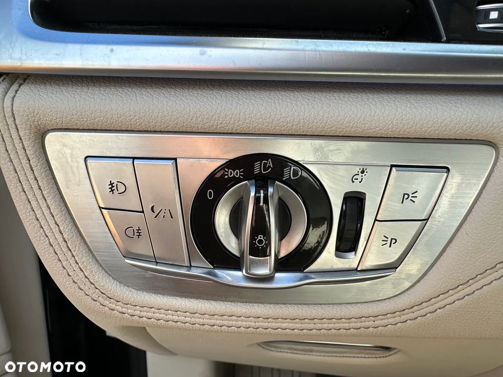 BMW Seria 7 730d xDrive - 15