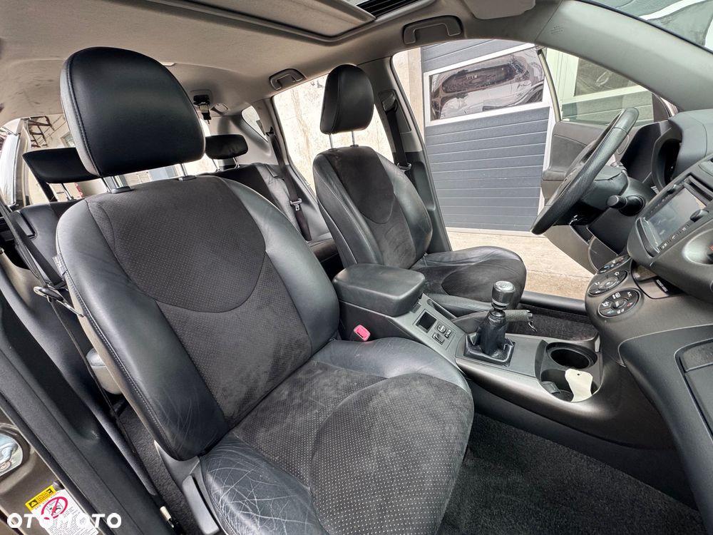Toyota RAV4 - 7