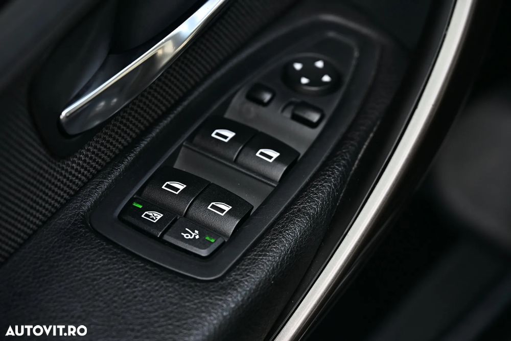 BMW Seria 3 320d Aut. Modern Line - 37