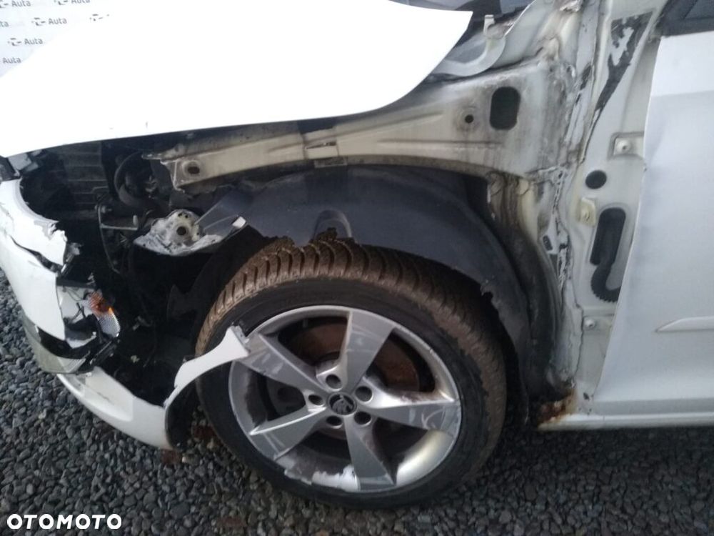 Skoda RAPID 1.6 TDI Drive - 12