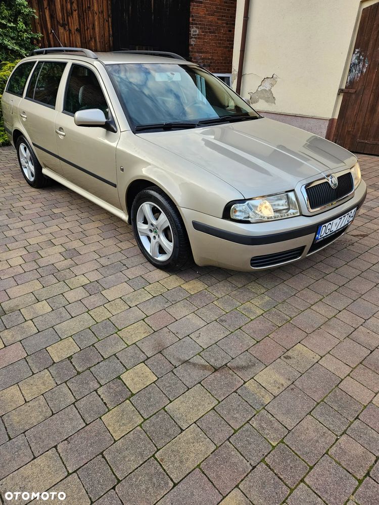 Skoda Octavia 1.6 Ambition - 8