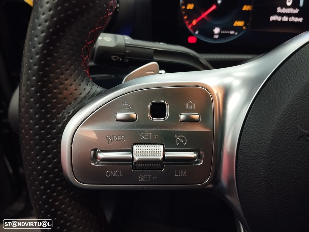 Mercedes-Benz A 250 Limousine e AMG Line - 22