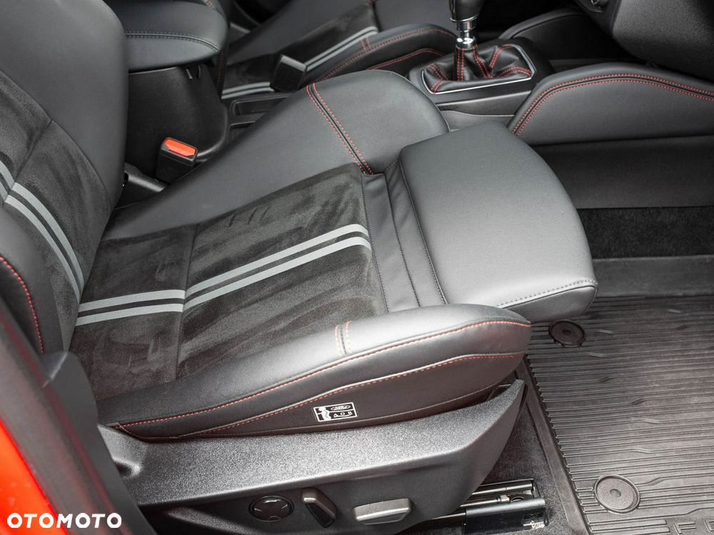 Ford Focus 2.3 EcoBoost ST X - 28
