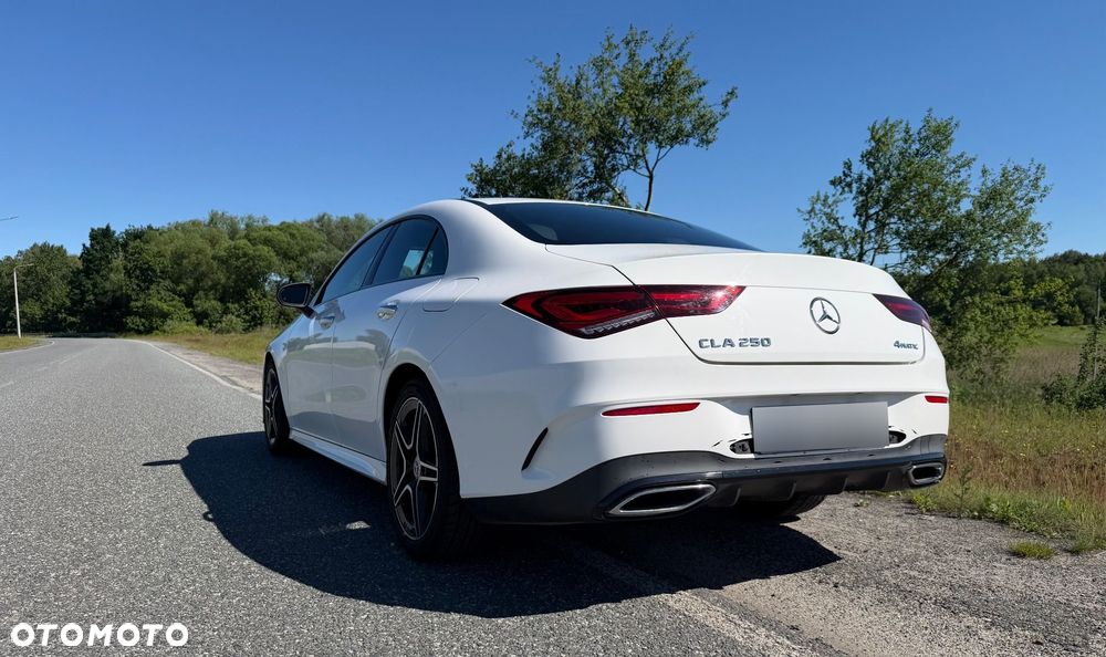 Mercedes-Benz CLA 250 4-Matic AMG Line 7G-DCT - 4