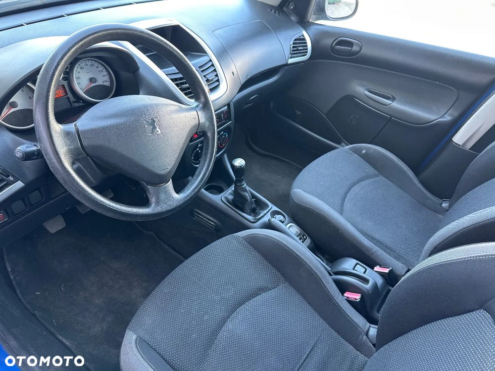 Peugeot 206 - 18